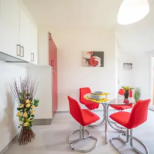 Sunrise Lake View Apartment